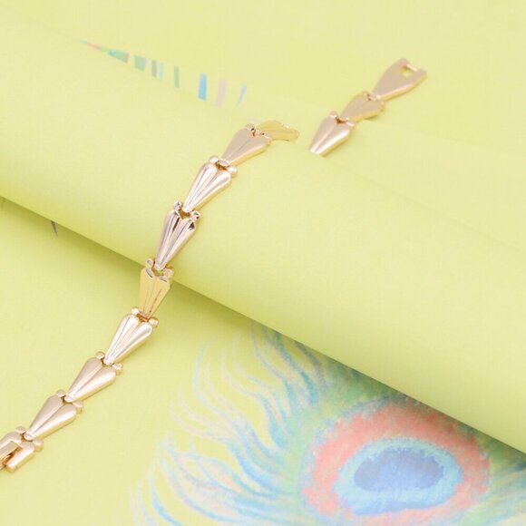 "Elegant Rose Gold Bracelet with Tapered Segment Design, XPBL0999 - Picture 3 of 12